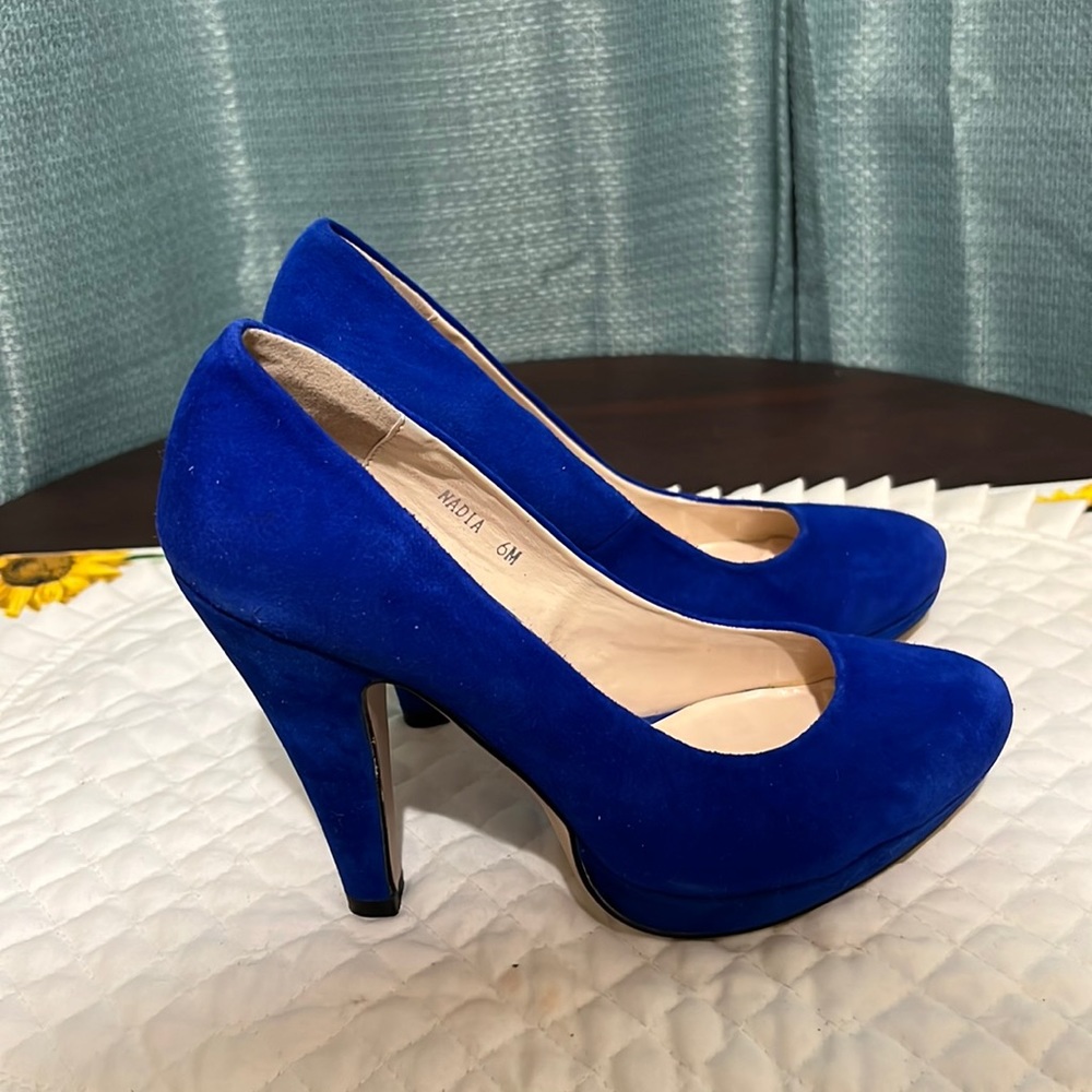 Stefani Collection Blue Suede Heels Shoes Size 6M